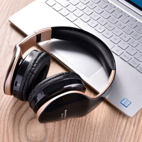 headphones-min